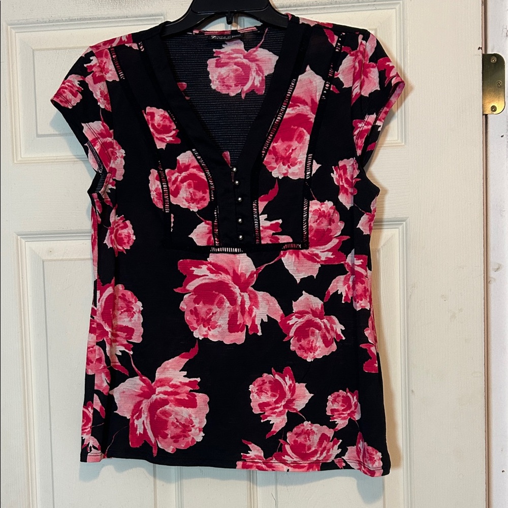 7Th Avenue Design Studio NY&C Black and Pink Floral Cap Sleeve Top Size Medium